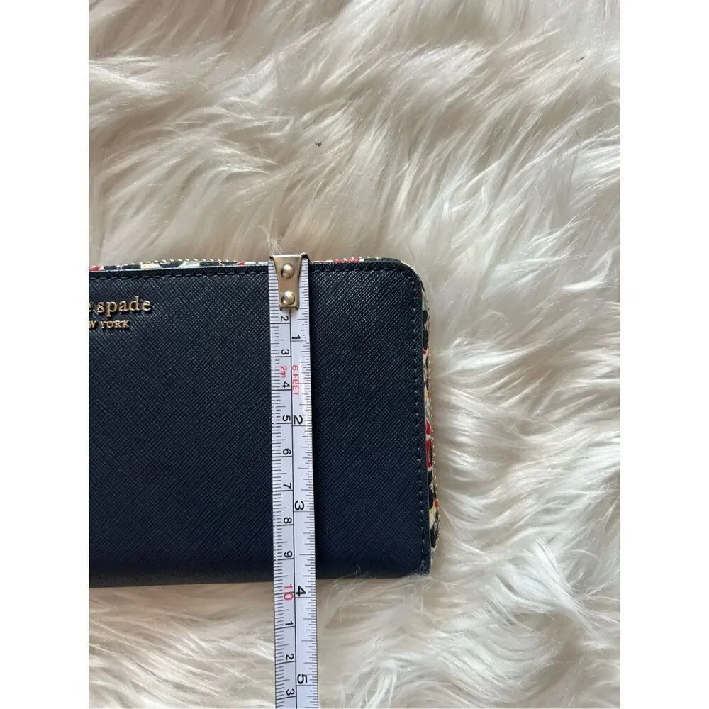 Kate spade dark blue navy wallet in excellent condition 8x4